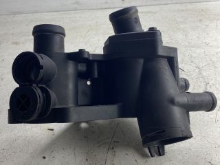 bontott VW GOLF IV Termosztátház