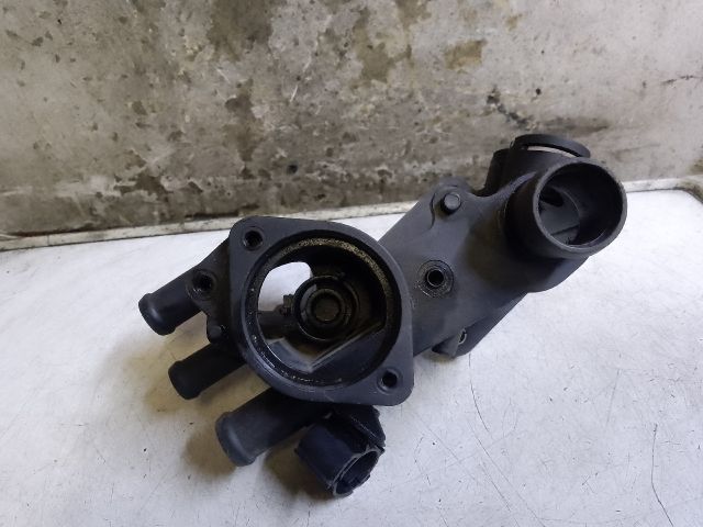 bontott VW GOLF IV Termosztátház