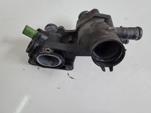 bontott VW GOLF IV Termosztátház