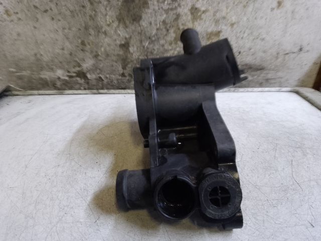 bontott VW GOLF IV Termosztátház