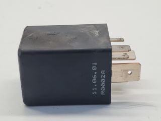 bontott VW GOLF IV Üzemanyag Szivattyú Relé