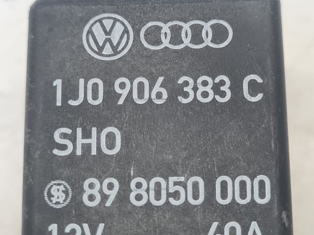 bontott VW GOLF IV Üzemanyag Szivattyú Relé