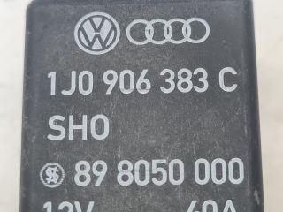 bontott VW GOLF IV Üzemanyag Szivattyú Relé