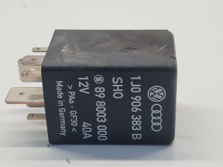 bontott VW GOLF IV Üzemanyag Szivattyú Relé