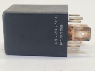 bontott VW GOLF IV Üzemanyag Szivattyú Relé