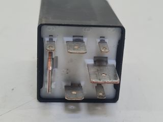 bontott VW GOLF IV Üzemanyag Szivattyú Relé