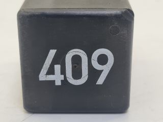 bontott VW GOLF IV Üzemanyag Szivattyú Relé