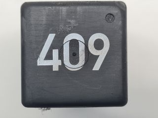 bontott VW GOLF IV Üzemanyag Szivattyú Relé