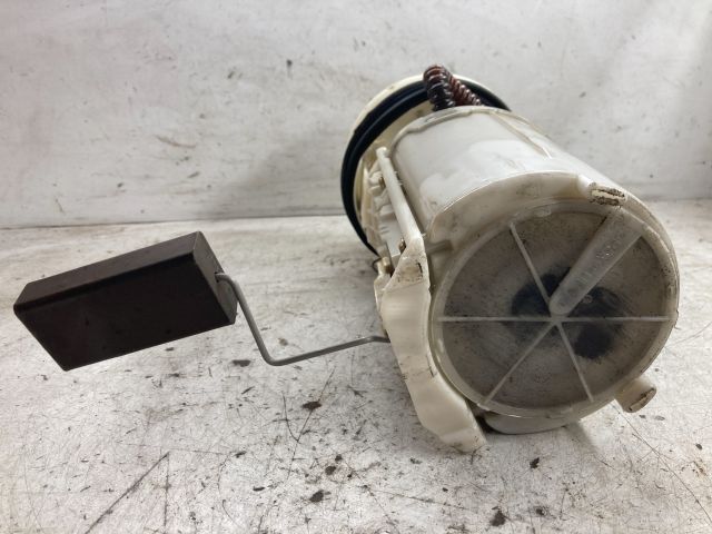 bontott VW GOLF IV Üzemanyag Szivattyú