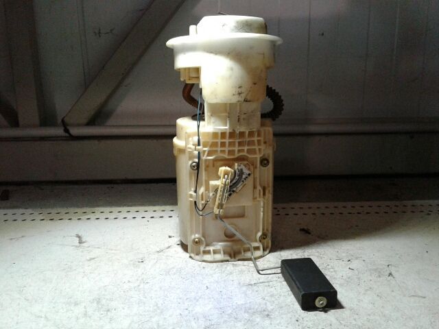 bontott VW GOLF IV Üzemanyag Szivattyú