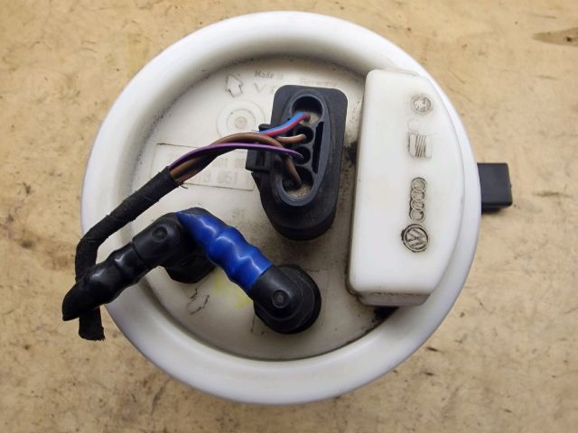 bontott VW GOLF IV Üzemanyag Szivattyú