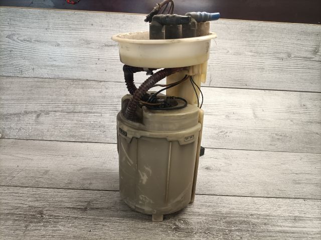 bontott VW GOLF IV Üzemanyag Szivattyú