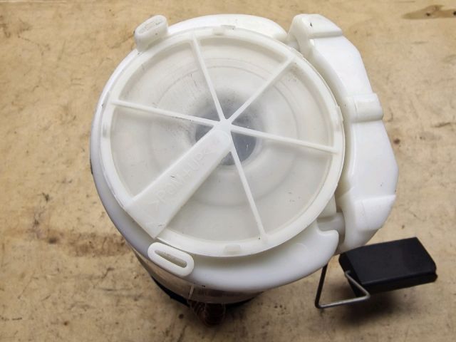 bontott VW GOLF IV Üzemanyag Szivattyú