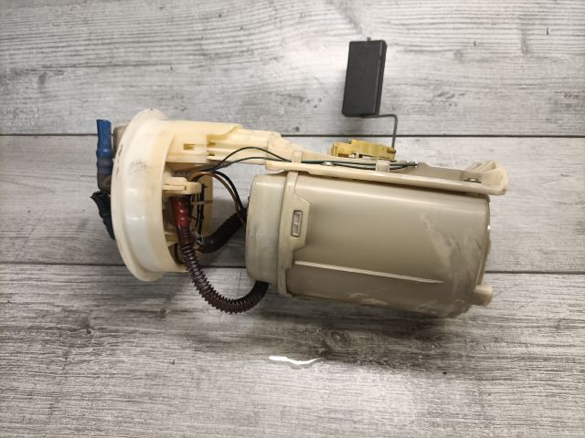 bontott VW GOLF IV Üzemanyag Szivattyú