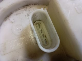 bontott VW GOLF IV Üzemanyag Szivattyú