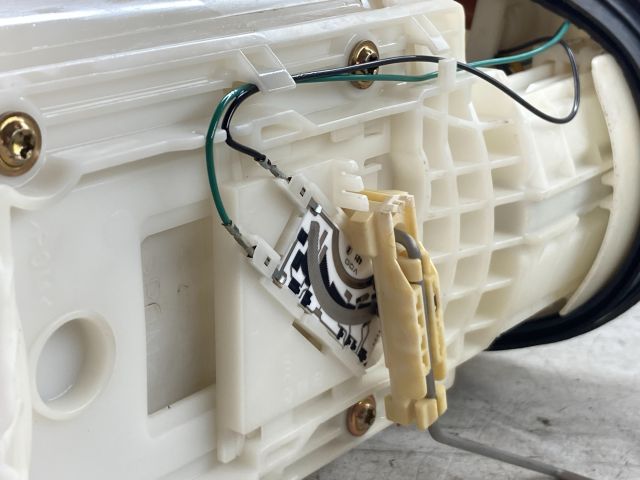 bontott VW GOLF IV Üzemanyag Szivattyú