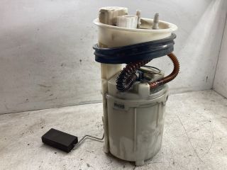 bontott VW GOLF IV Üzemanyag Szivattyú