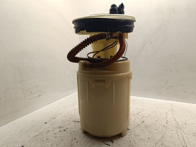 bontott VW GOLF IV Üzemanyag Szivattyú