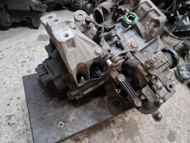 bontott VW GOLF IV Váltó (Mechanikus)