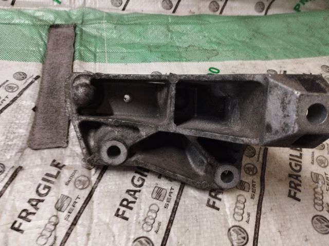 bontott VW GOLF IV Váltó Tartó Bak (Pozíciófüggetlen)