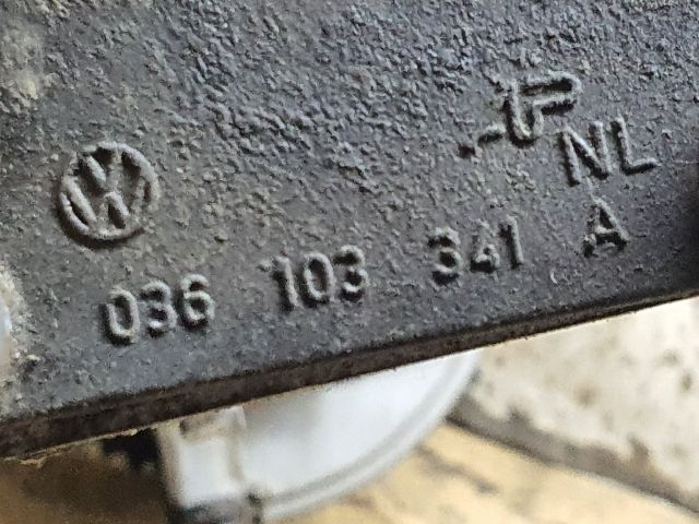 bontott VW GOLF IV Vezérműtengely Házzal