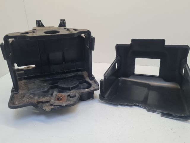 bontott VW GOLF IV Akkumulátor Fedél