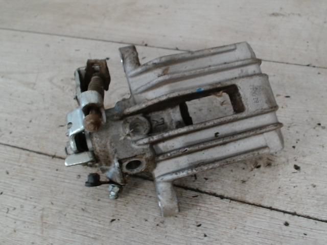 bontott VW GOLF IV Bal hátsó Féknyereg Munkahengerrel