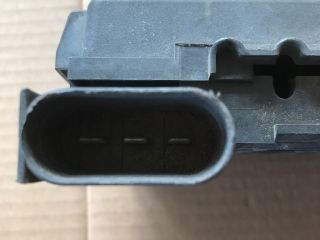 bontott VW GOLF IV Biztosítéktábla Motortér