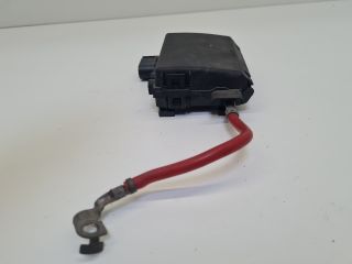 bontott VW GOLF IV Biztosítéktábla Motortér