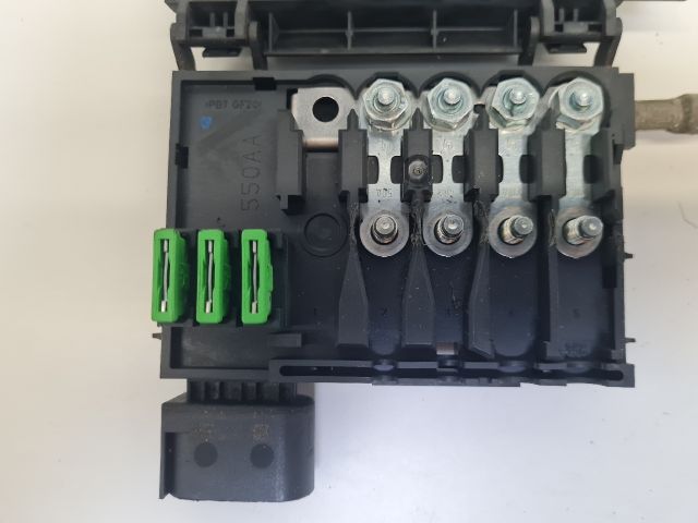 bontott VW GOLF IV Biztosítéktábla Motortér