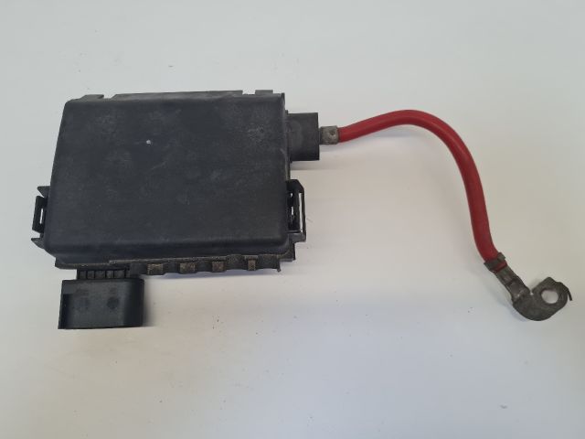 bontott VW GOLF IV Biztosítéktábla Motortér