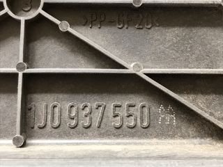 bontott VW GOLF IV Biztosítéktábla Motortér