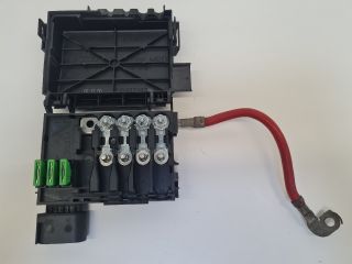 bontott VW GOLF IV Biztosítéktábla Motortér