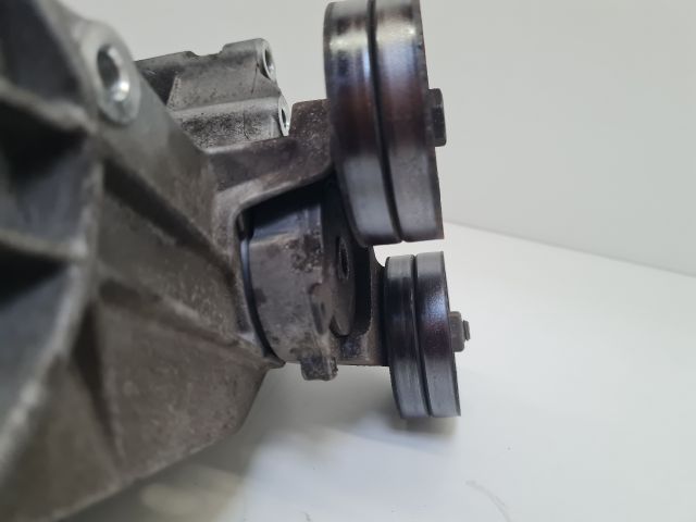 bontott VW GOLF IV Generátor Tartó Bak