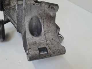 bontott VW GOLF IV Generátor Tartó Bak