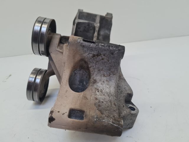 bontott VW GOLF IV Generátor Tartó Bak