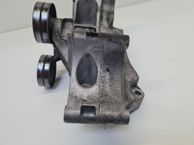 bontott VW GOLF IV Generátor Tartó Bak