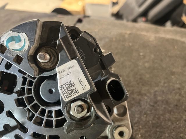 bontott VW GOLF IV Generátor