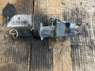 bontott VW GOLF IV Gyújtáskapcsoló Házzal