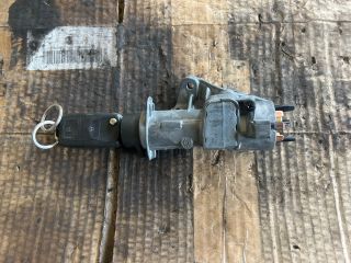 bontott VW GOLF IV Gyújtáskapcsoló Házzal