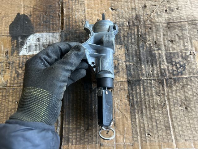 bontott VW GOLF IV Gyújtáskapcsoló Házzal