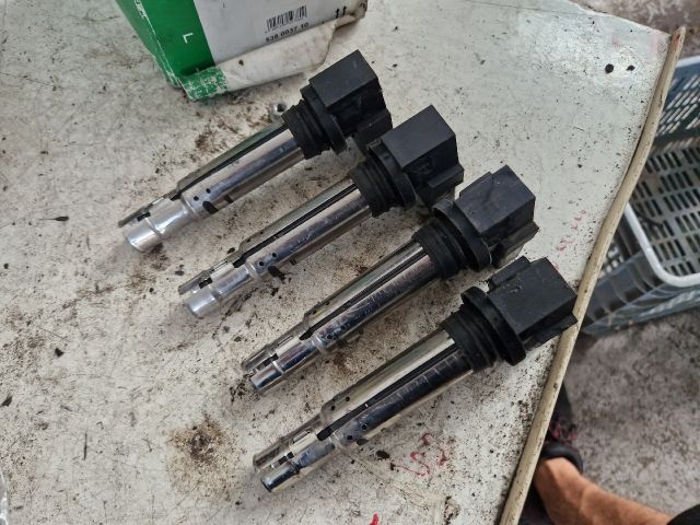 bontott VW GOLF IV Gyújtótrafó Szett