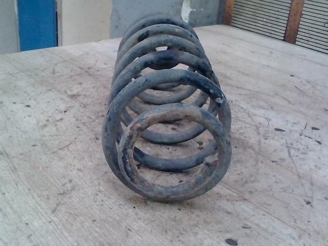 bontott VW GOLF IV Hátsó Rugó