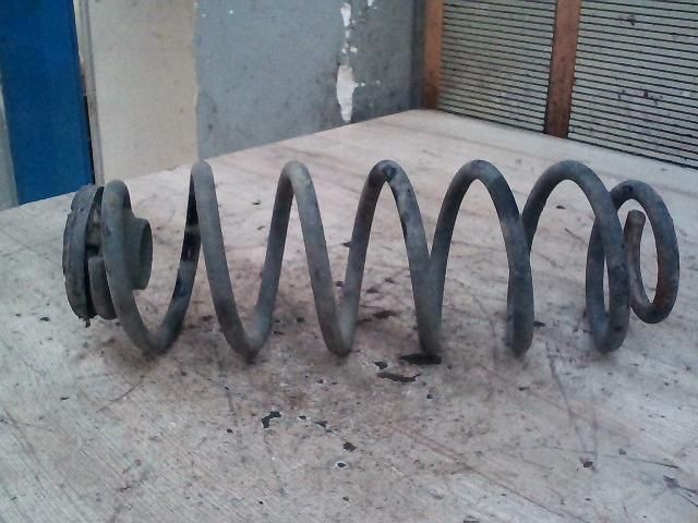 bontott VW GOLF IV Hátsó Rugó