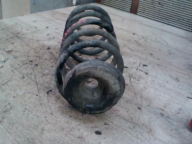 bontott VW GOLF IV Hátsó Rugó