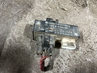 bontott VW GOLF IV Hűtőventilátor Relé