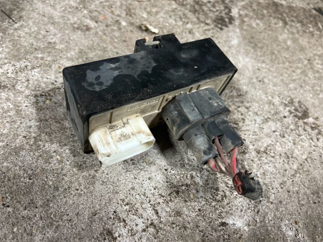 bontott VW GOLF IV Hűtőventilátor Relé