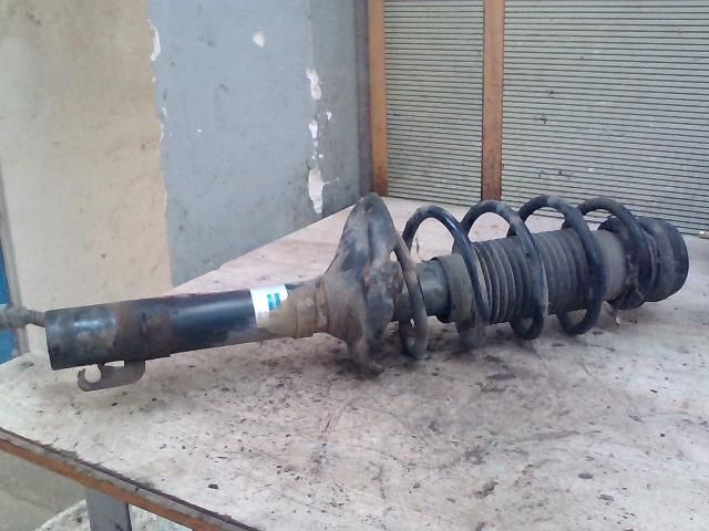 bontott VW GOLF IV Jobb első Gólyaláb (Lengécsillapító, Rugó)