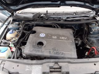 bontott VW GOLF IV Jobb első Gólyaláb (Lengécsillapító, Rugó)