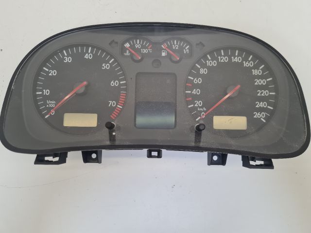 bontott VW GOLF IV Kilométeróra